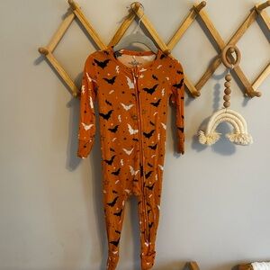 Posh Peanut Orange Bat Pattern Kids Footie